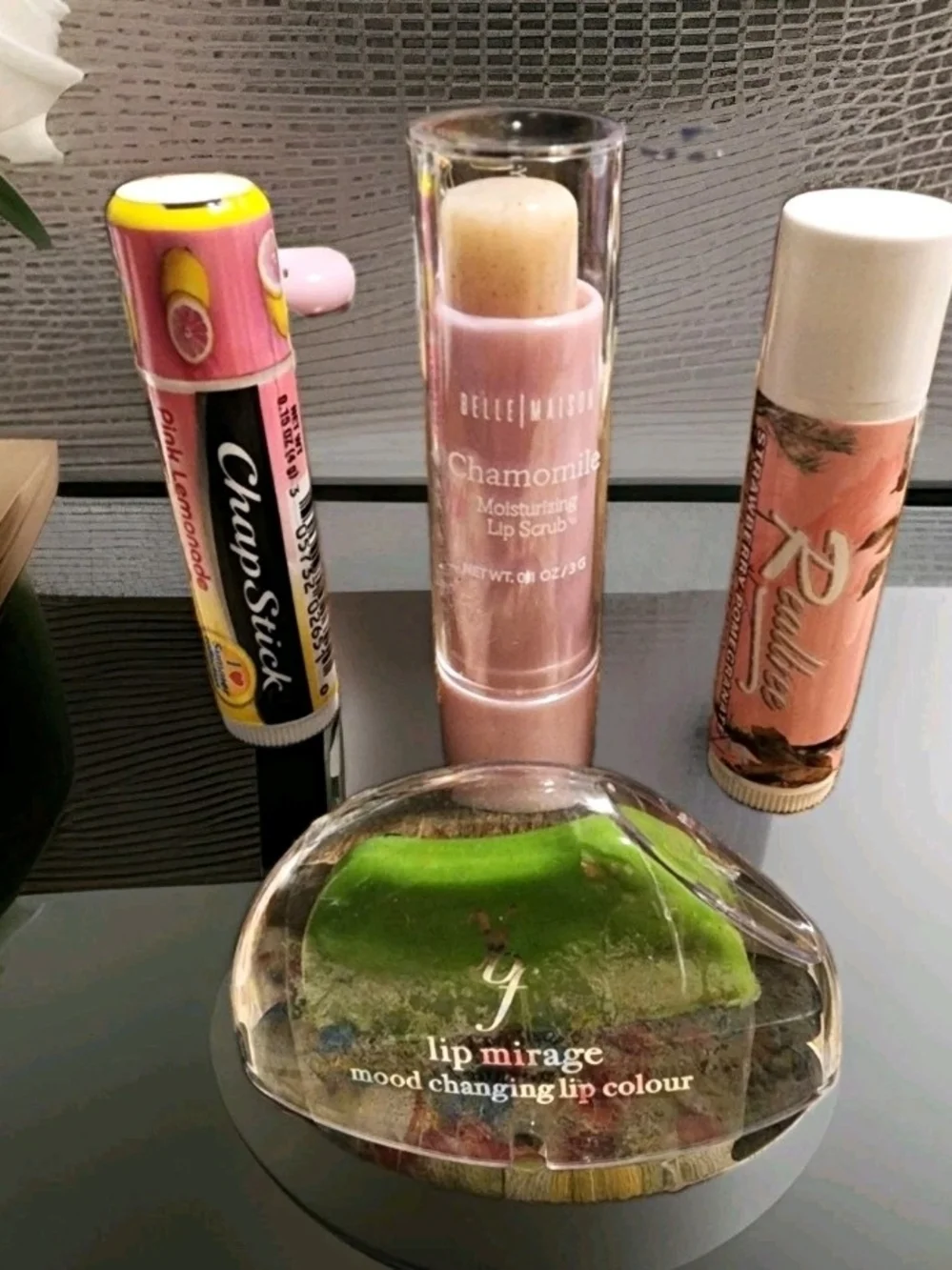 Lip Mirage Mood Changing Lip Colour , 2-Chaptick And Lip Scrub